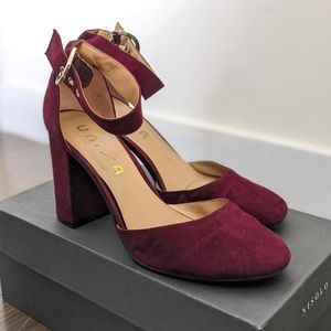 Burgundy Closedtoe Heels - Woman - 10